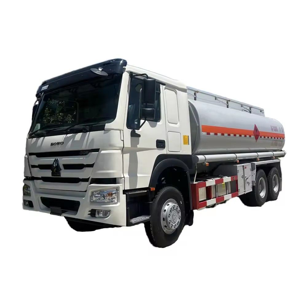 HOWO 6x4 30,000L شاحنة خزان وقود الديزل