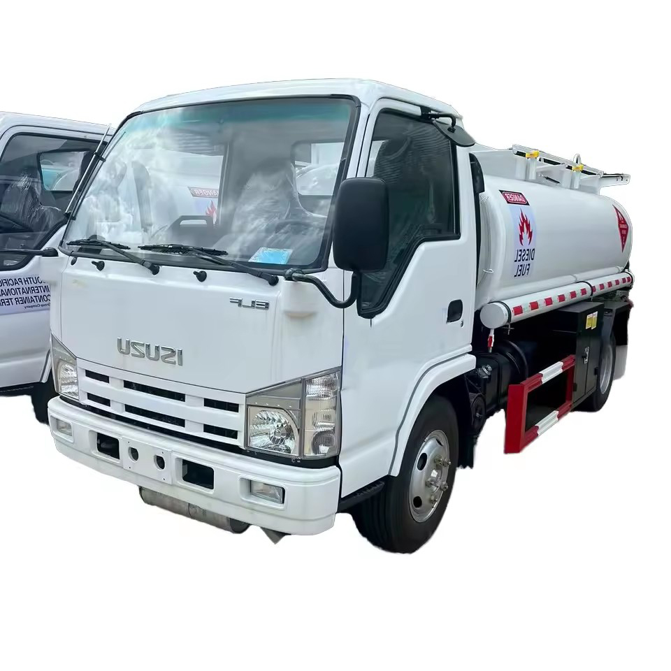 شاحنة ناقلة الوقود ISUZU5m&sup3; 4x4  سيارة نقل النفط الكاملة