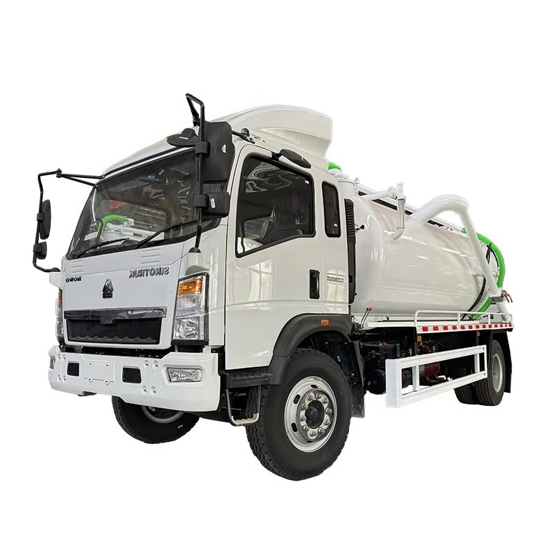Sinotruk Howo 5000L شاحنة امتصاص مياه الصرف الصحي 4x2 شاحنة ناقلة امتصاص مياه الصرف الصحي عالية الضغ