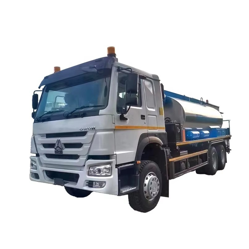 Howo 15 طن الطرق رصيف الآلات 6x4 الأسفلت موزع الشاحنة الساخنة الزيت البيتومن رش الشاحنة