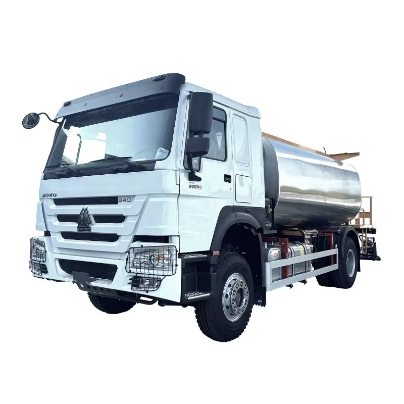 الصادرات الساخنة Howo الطرق رصيف الآلات 340HP 8CBM الأسفلت بيتومن موزع شاحنة لبناء الطرق