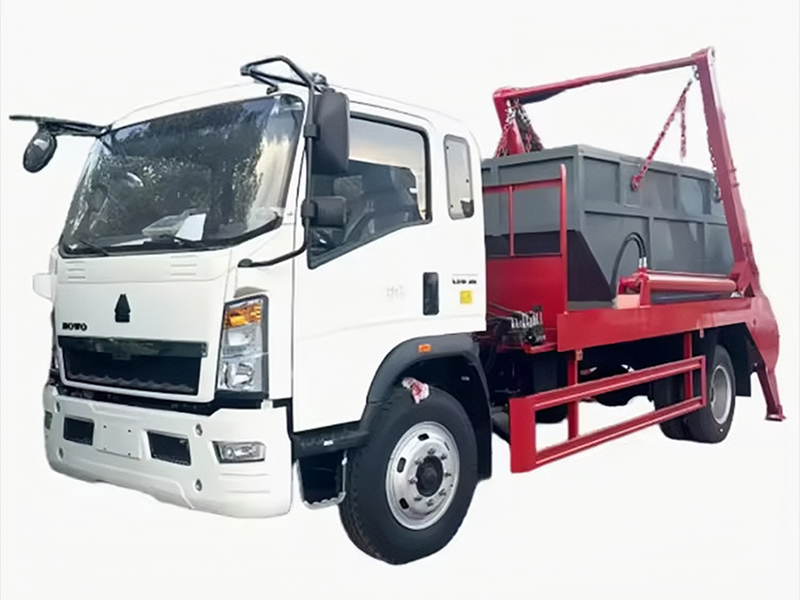 Sinotruk HOWO 2 محور الهيدروليكية سوينغ ذراع شاحنة القمامة مع سلة القمامة المختومة - الخيار المثالي 